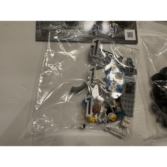 New Sealed Bag Damaged Box LEGO City Space Lunar Roving Vehicle Set 60348 Moon - Picture 7 of 11